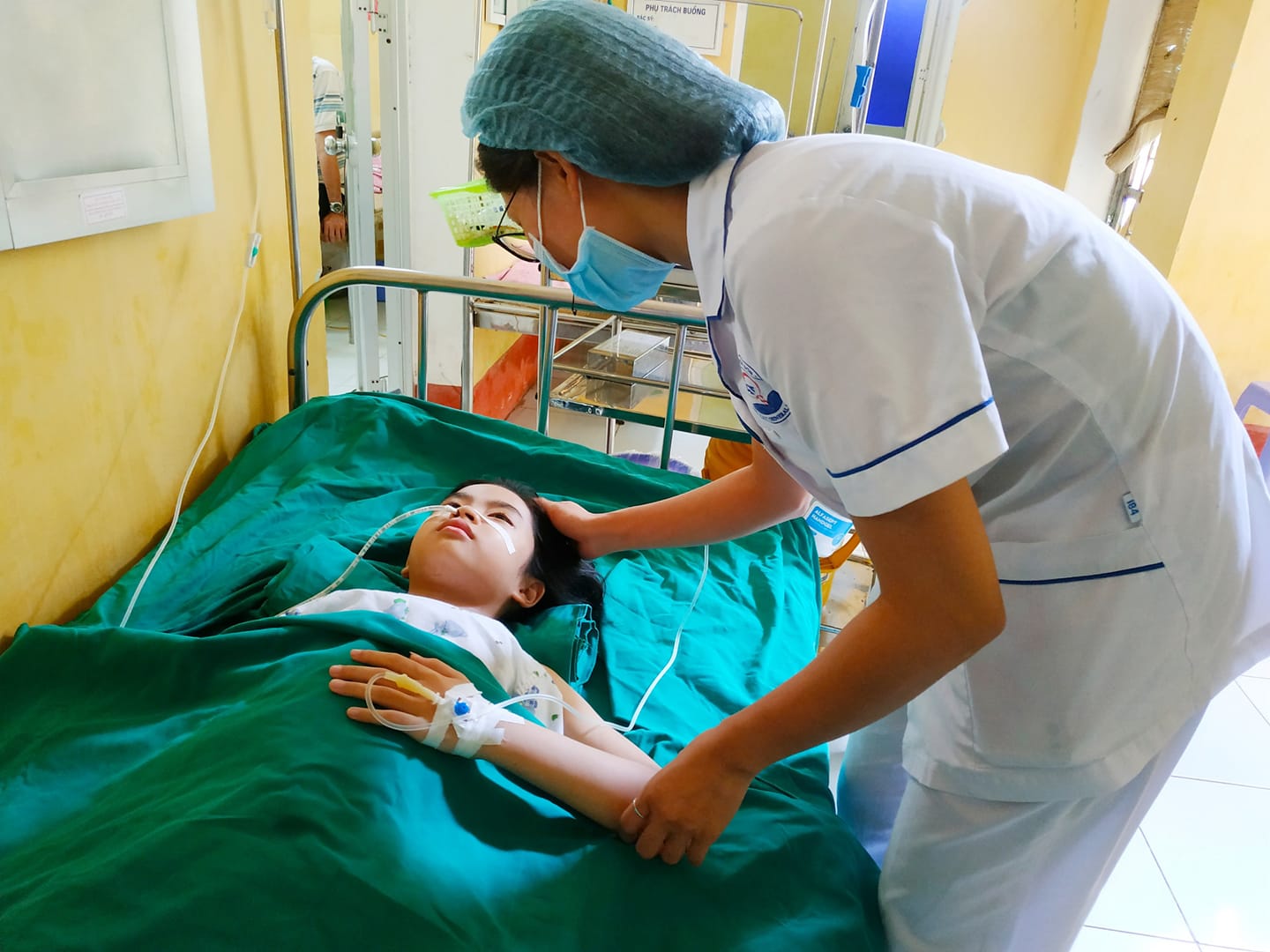 BỆNH NHI SHOCK MẤT MÁU DO VỠ GAN ĐƯỢC CỨU SỐNG NGOẠN MỤC