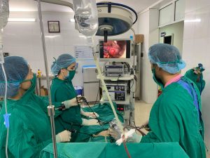 PHẪU THUẬT THÀNH CÔNG CHO SẢN PHỤ BỊ U BUỒNG TRỨNG XOẮN, THAI 10 TUẦN ĐƯỢC BẢO TỒN