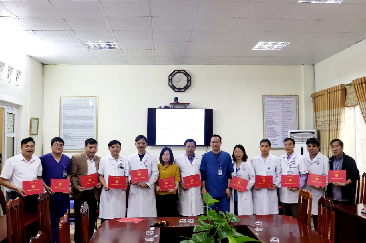 TỔNG KẾT LỚP HỌC VÀ TRAO CHỨNG CHỈ TỐT NGHIỆP “QUẢN LÝ CHẤT LƯỢNG BỆNH VIỆN”