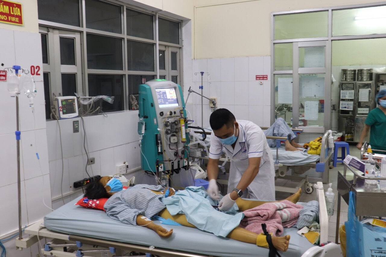 ĐIỀU TRỊ SUY GAN CẤP BẰNG LIỆU PHÁP THAY HUYẾT TƯƠNG