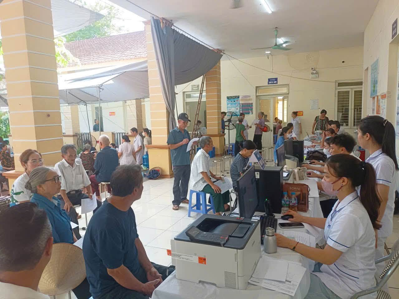 💙 NGÀY THỨ 2 – 468 NGƯỜI DÂN ĐƯỢC KHÁM SỨC KHỎE TẠI ĐƯỜNG LÂM 💙