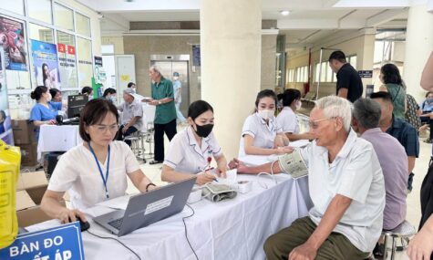 📣 BỆNH VIỆN ĐA KHOA SƠN TÂY TIẾP TỤC KHÁM SỨC KHỎE CHO NHÂN DÂN PHƯỜNG SƠN TÂY