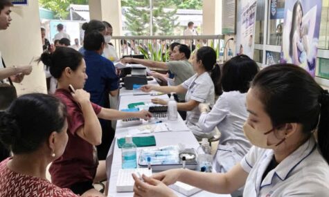 📣 NGAY LÚC NÀY: NGƯỜI DÂN ĐẾN KHÁM SỨC KHỎE ĐÔNG TẠI TRẠM Y TẾ PHƯỜNG SƠN TÂY